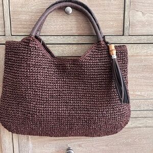 Woven chocolate Brown Tote Ha
with Tommy Bahama NWT
